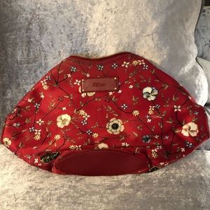 Gorgeous Alexander McQueen Manta purse